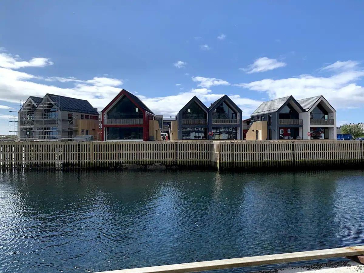 Stor Moderne Leilighet I Henningsvaer, 70 Kvm Esterno foto