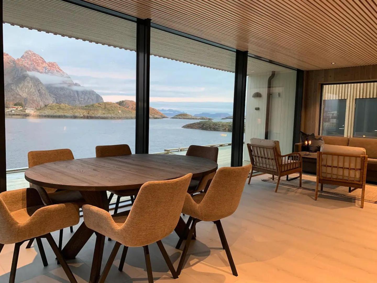 Stor Moderne Leilighet I Henningsvaer, 70 Kvm Esterno foto