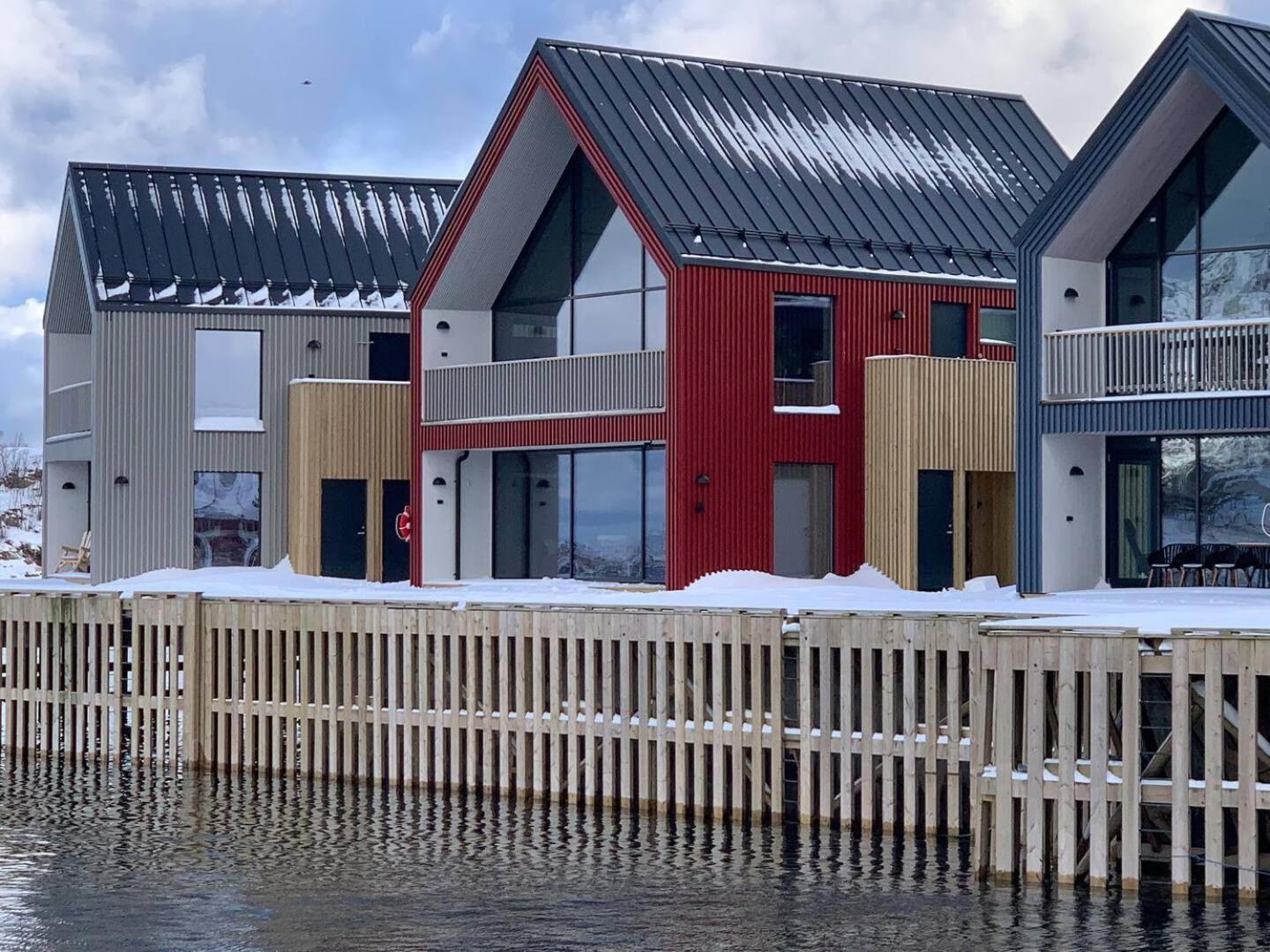 Stor Moderne Leilighet I Henningsvaer, 70 Kvm Esterno foto